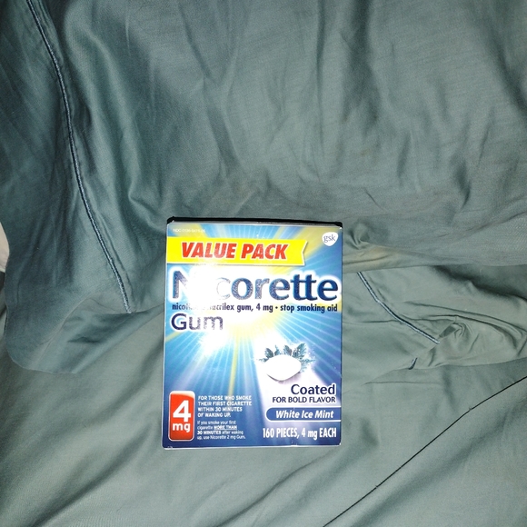 Nic Gum Two Boxes Cinnamon and Winter Ice - Picture 2 of 4